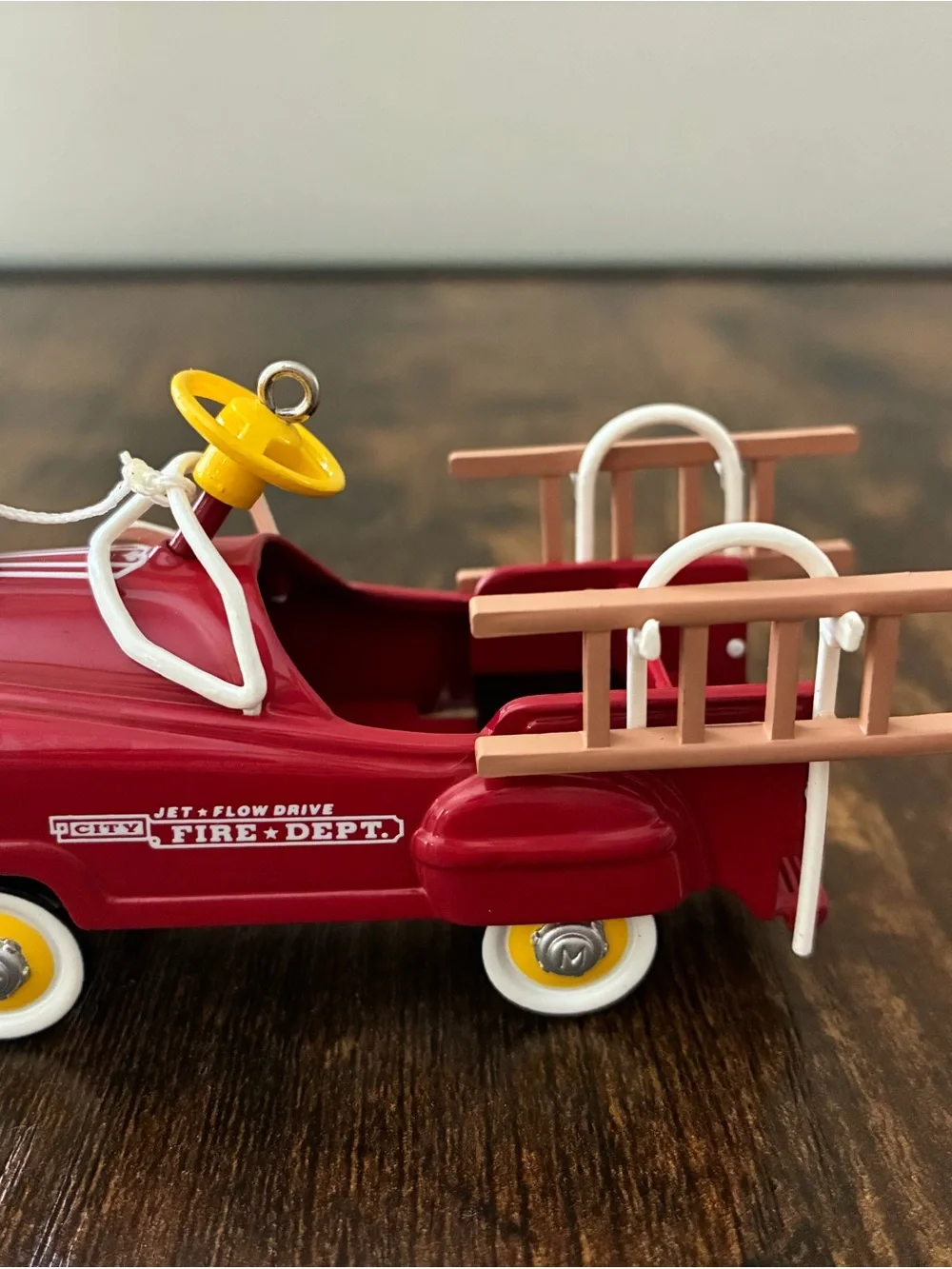 Hallmark 1995 Murray Fire Truck Keepsake Ornament